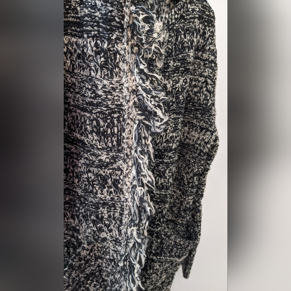 En Creme Open front sweater coat - Picture 2 of 9